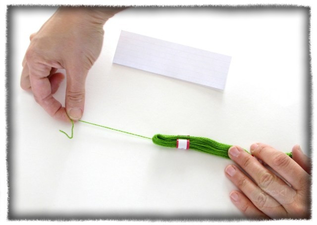 graduation_cap_pull out string